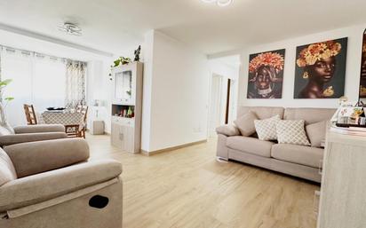 Living room of Flat for sale in  Córdoba Capital  with Air Conditioner, Terrace and Balcony