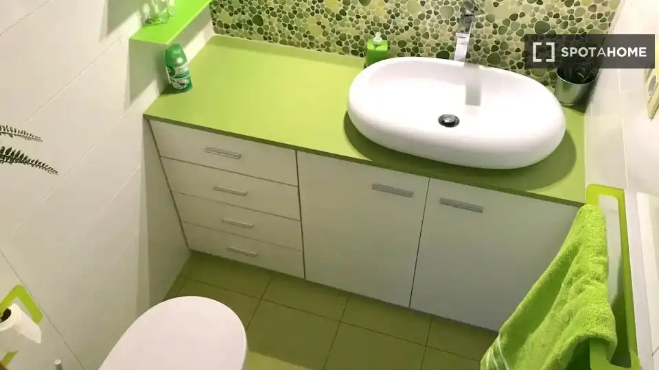 Baño de Piso de alquiler en Valencia con Aire acondicionado, Calefacción y Amueblado