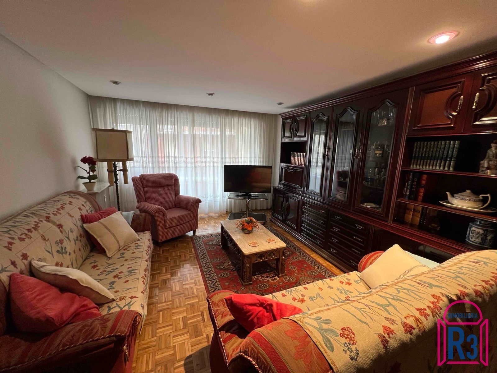 Living room of Flat for sale in León Capital   with Heating, Terrace and Furnished