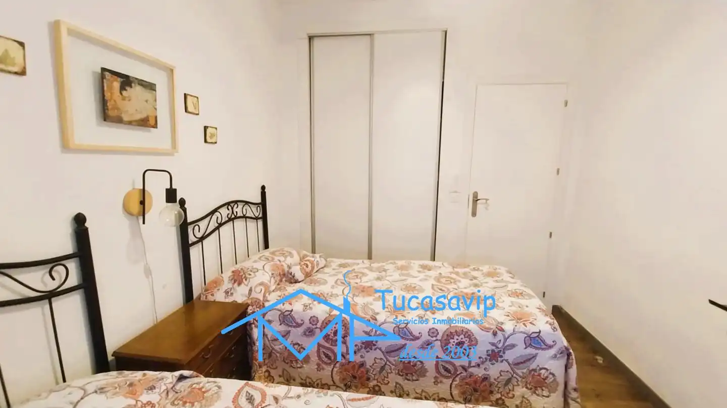 Habitación de Planta baja en venta en La Adrada 