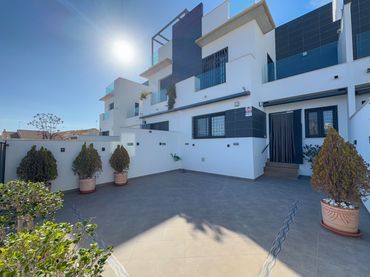 Duplex avec piscine à vendre à Torre de la Horadada