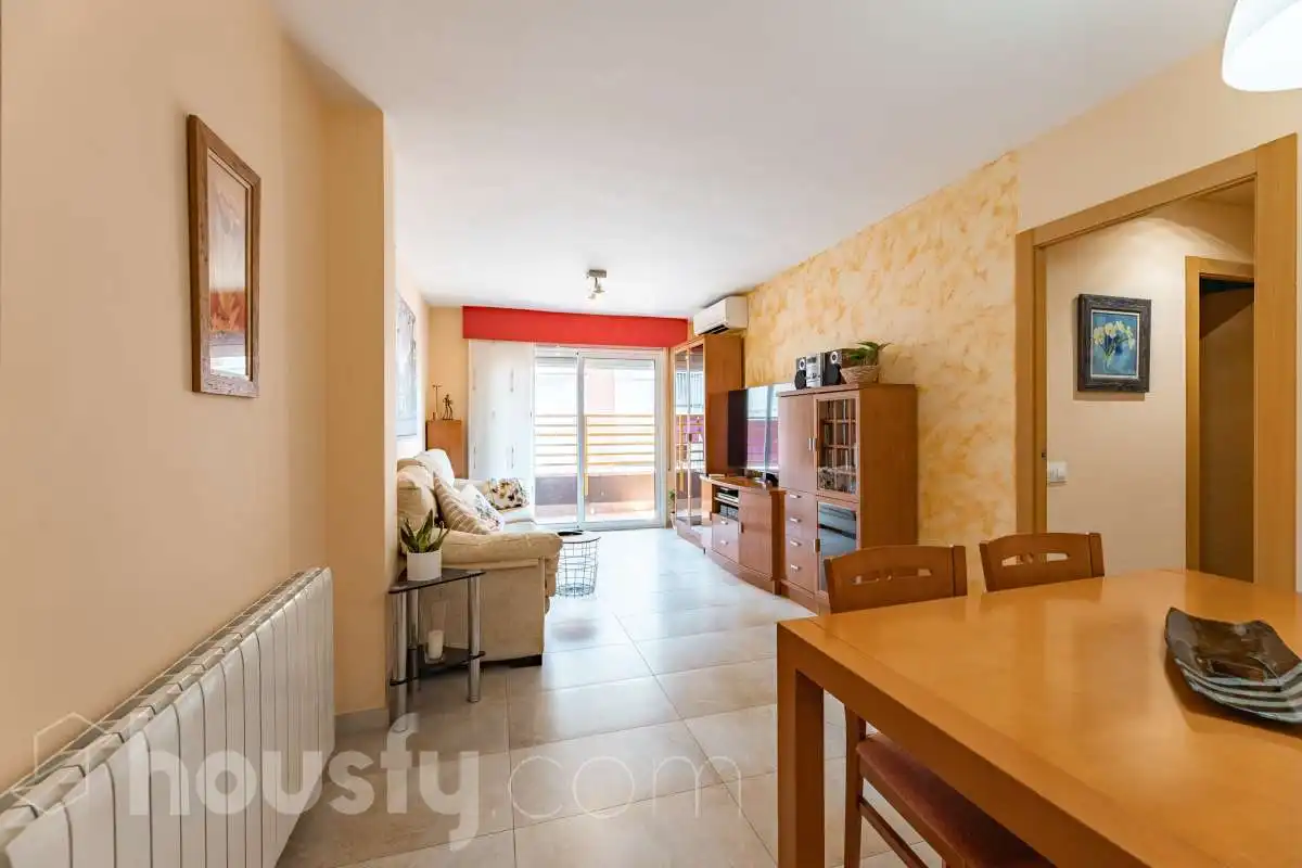 Sala de estar de Piso en venta en Sant Boi de Llobregat con Calefacción, Amueblado y Balcón