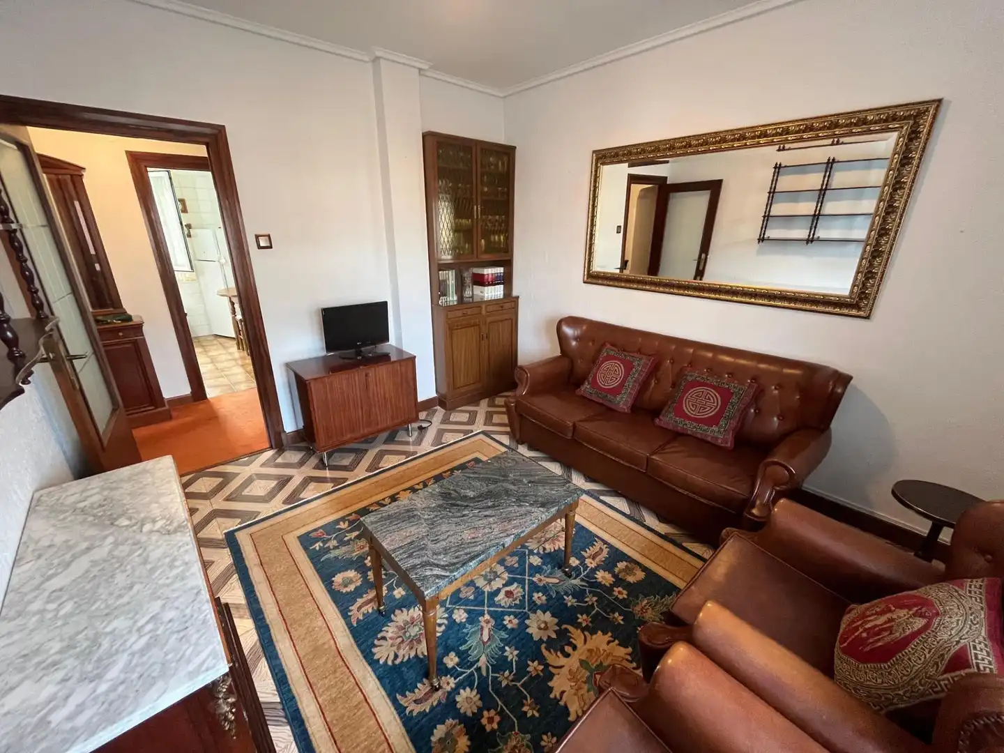 Sala de estar de Piso en venta en Colindres con Calefacción, Terraza y Amueblado