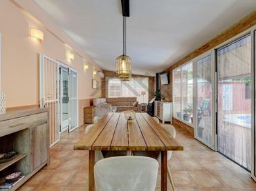 Villa con balcone in vendita a Rascanya