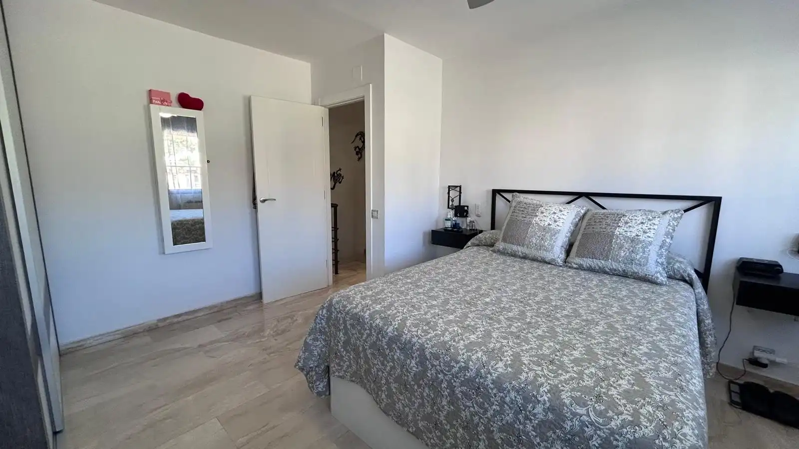 Habitación de Planta baja en venta en Sant Boi de Llobregat con Trastero y Piscina