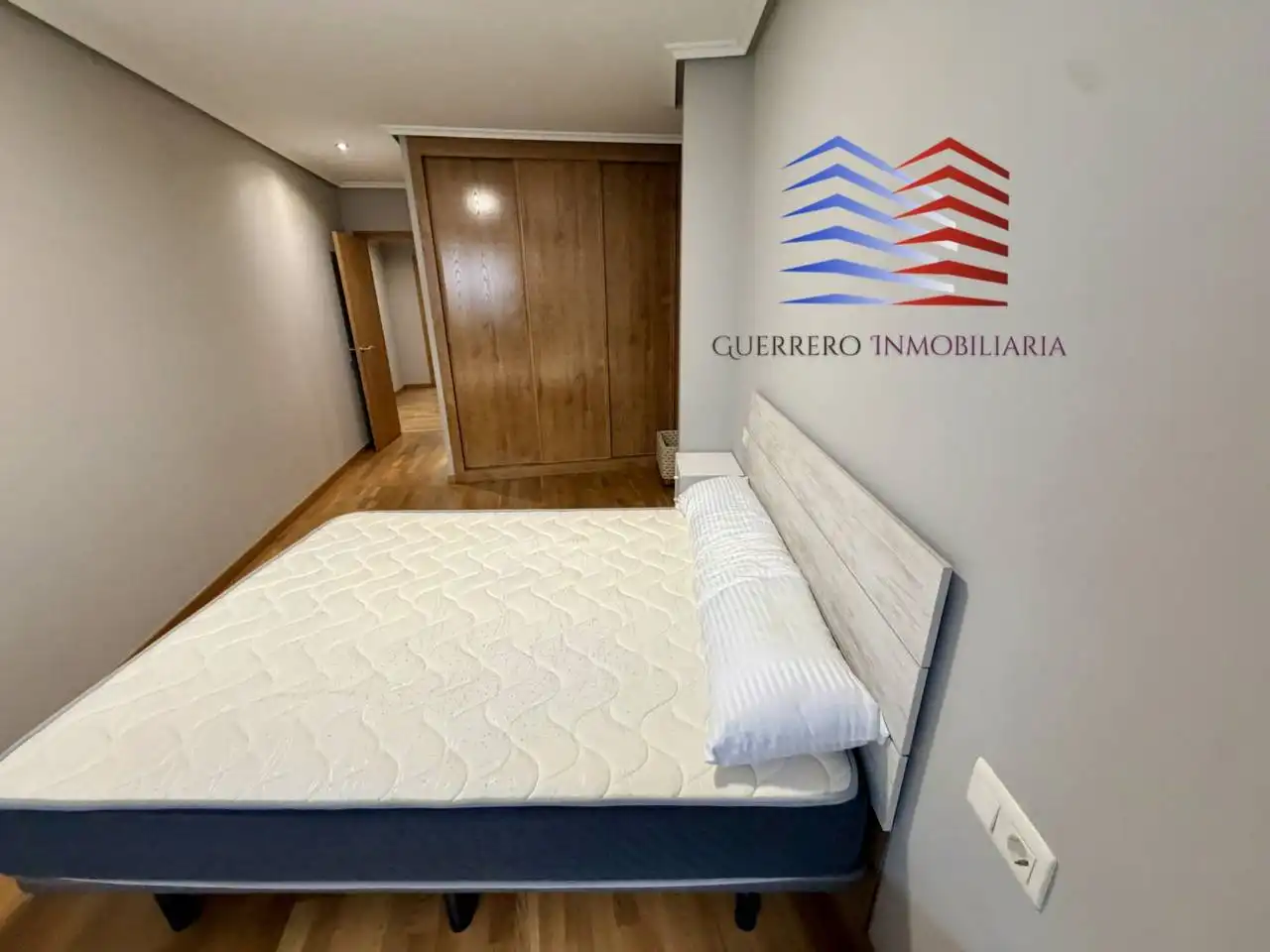 Habitación de Apartamento de alquiler en Barbadás con Calefacción, Trastero y Amueblado