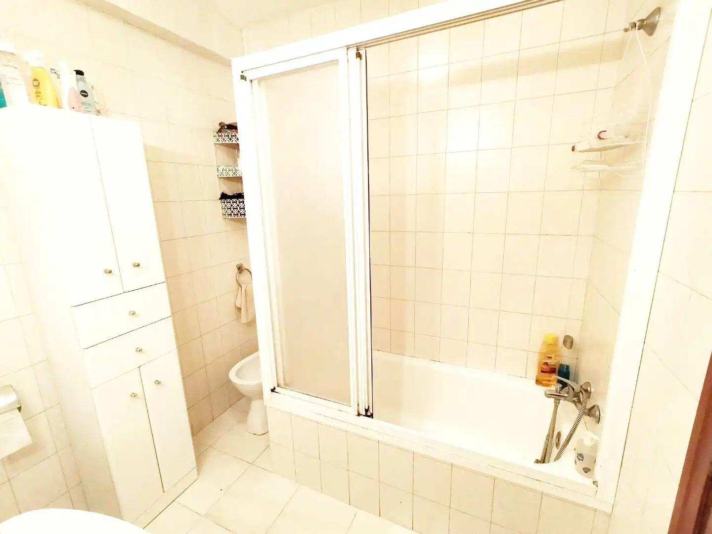 Bathroom of Flat for sale in Oviedo 