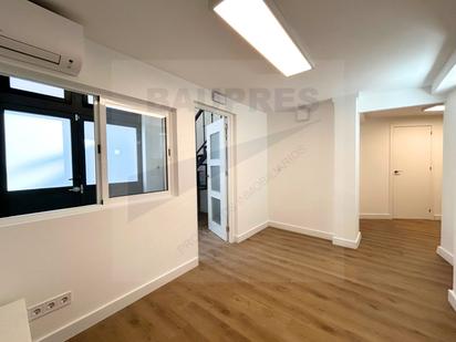 Office to rent in  Madrid Capital  with Air Conditioner and Internet