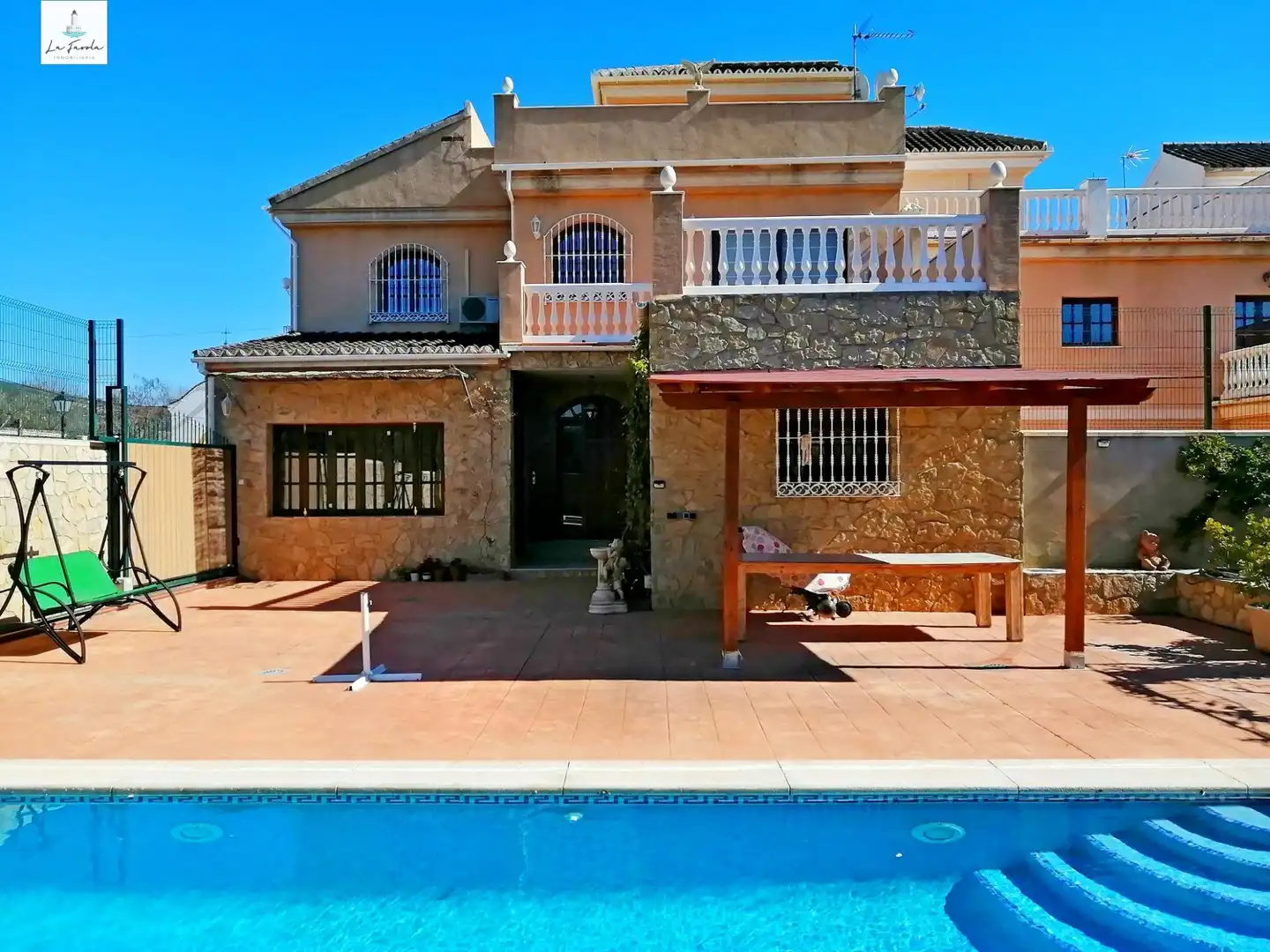 Vista exterior de Casa o chalet en venta en Archidona con Calefacción, Jardín privado y Terraza