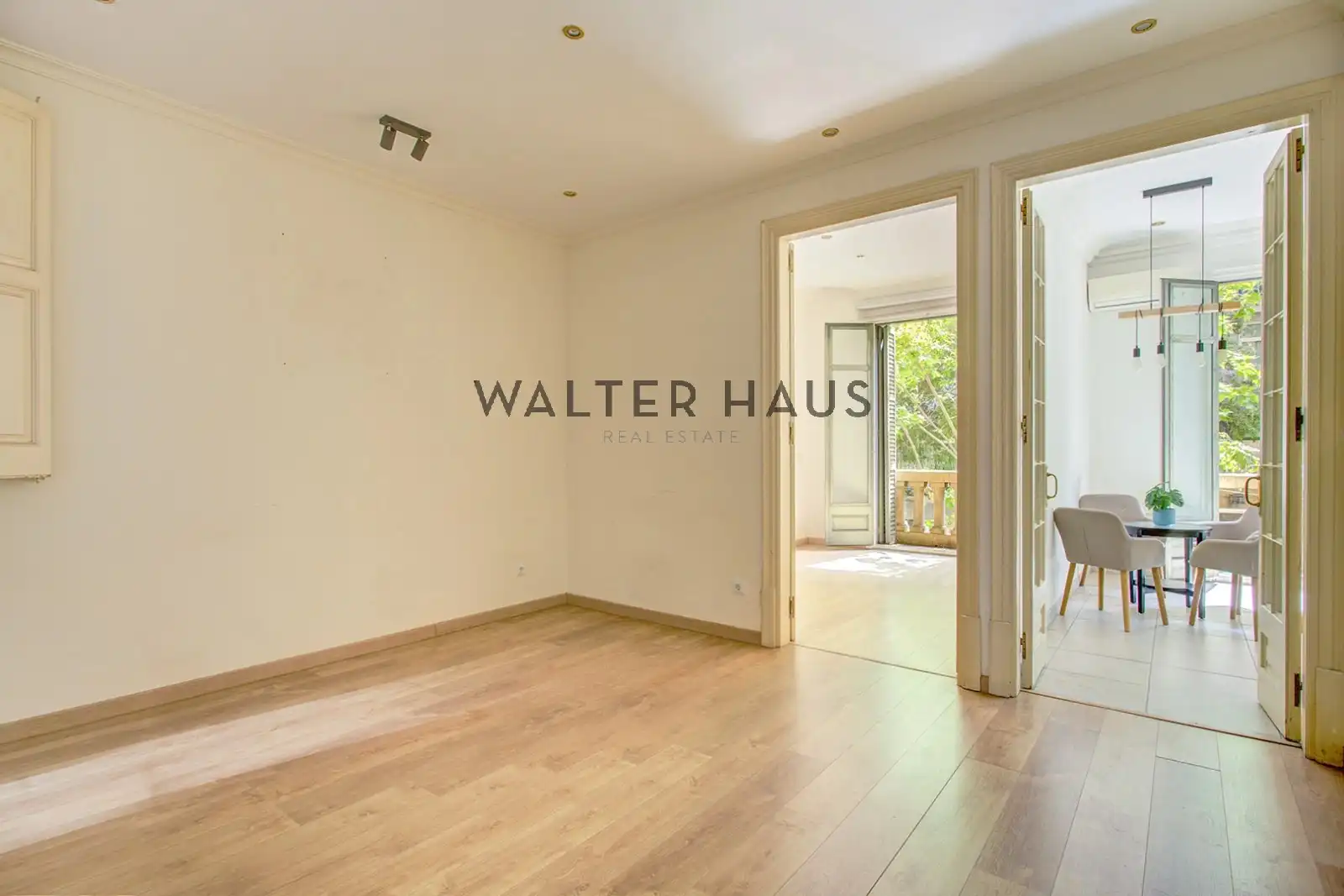 Piso en venta en  Barcelona Capital con Balcón