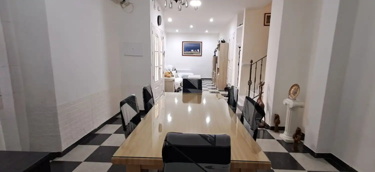 Esszimmer von Haus oder Chalet zur Miete in Jaén mit Klimaanlage, Heizung und Terrasse