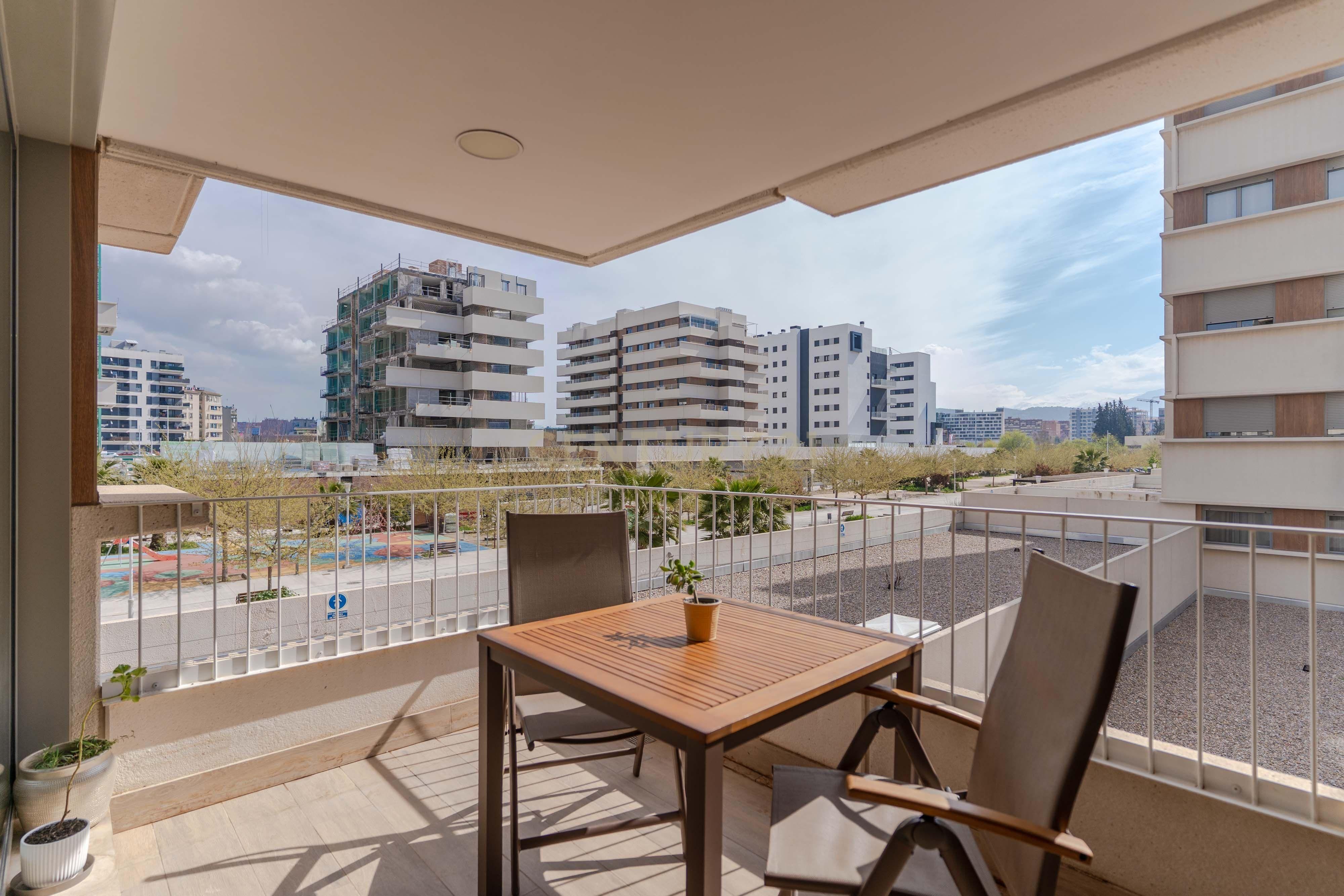 Terraza de Apartamento en venta en  Granada Capital con Jardín privado, Trastero y Piscina
