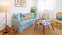 Sala d'estar de Casa o xalet en venda en Arroyomolinos (Madrid) amb Aire condicionat i Terrassa