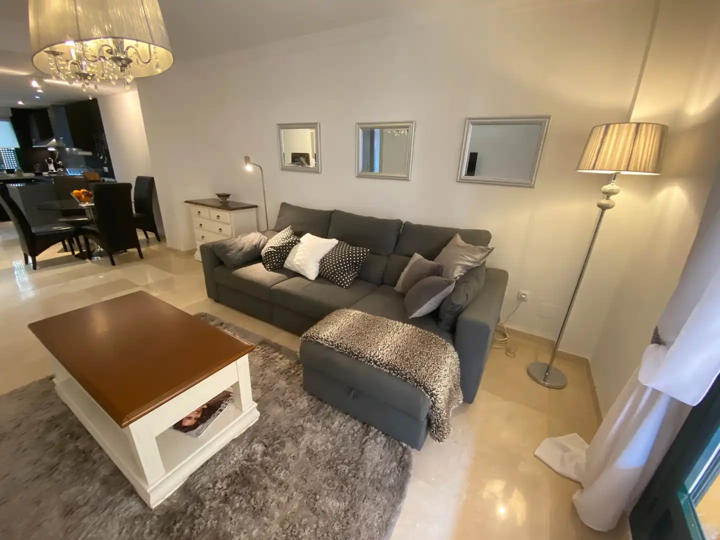 Sala de estar de Planta baja de alquiler en Estepona con Aire acondicionado, Calefacción y Terraza