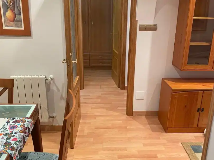 Piso de alquiler en Cuatro Caminos