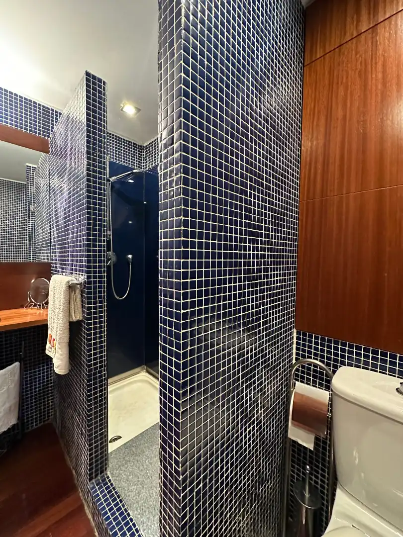 Badezimmer von Wohnungen zur Miete in Santiago de Compostela  mit Heizung, Privatgarten und Parkett