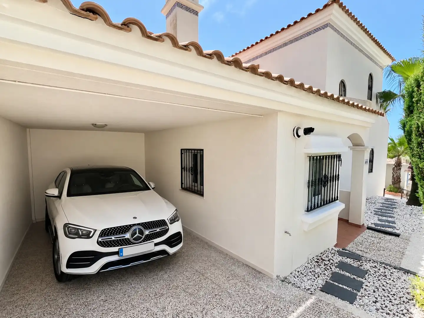 Aparcament de Casa o xalet en venda en Orihuela amb Aire condicionat, Calefacció i Jardí privat