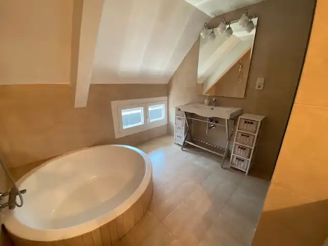 Baño de Ático de alquiler en Madrid con Aire acondicionado, Calefacción y Lavadora