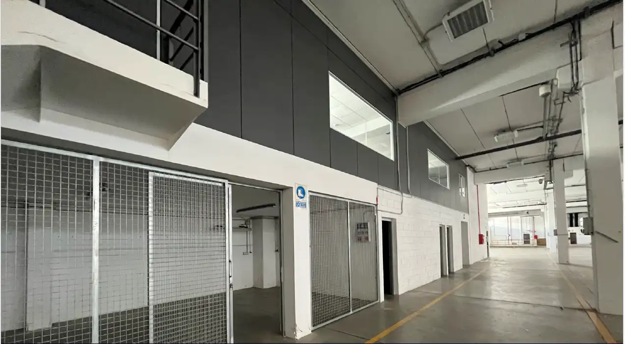Nau industrial de lloguer en Llinars del Vallès