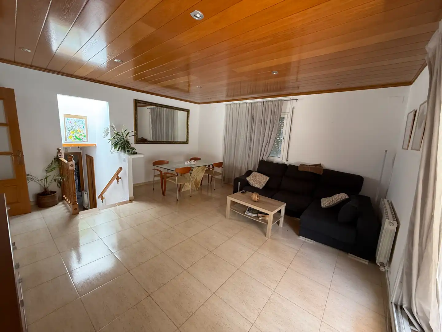 Wohnzimmer von Haus oder Chalet zum Verkauf in Bigues i Riells del Fai mit Klimaanlage, Privatgarten und Schwimmbad