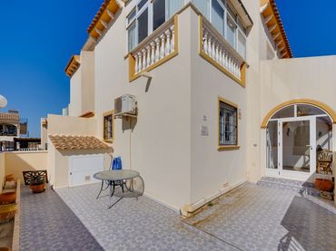 Maison jumelée avec balcon à vendre à Calle Cuerda 5