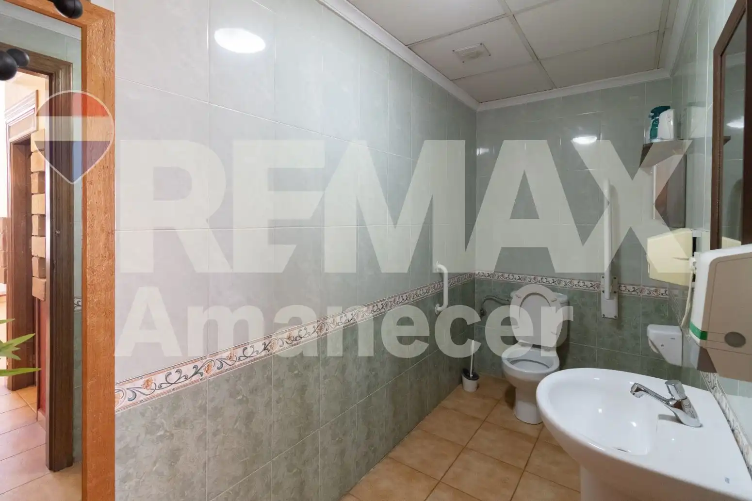 Badezimmer von Geschaftsraum zum Verkauf in Torrevieja