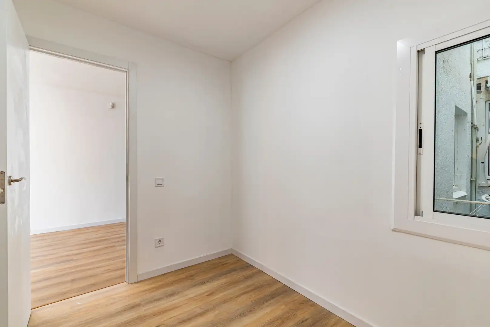 Flat for sale in L'Hospitalet de Llobregat  with Air Conditioner, Heating and Parquet flooring