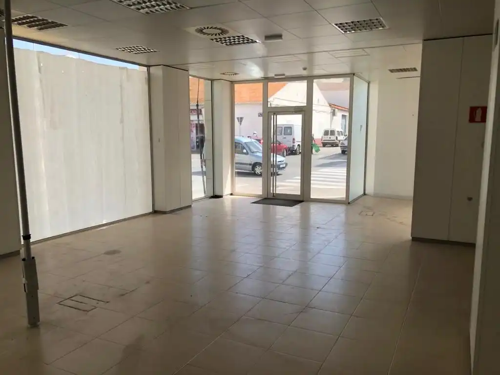 Local comercial de lloguer a Avenida Balsicas