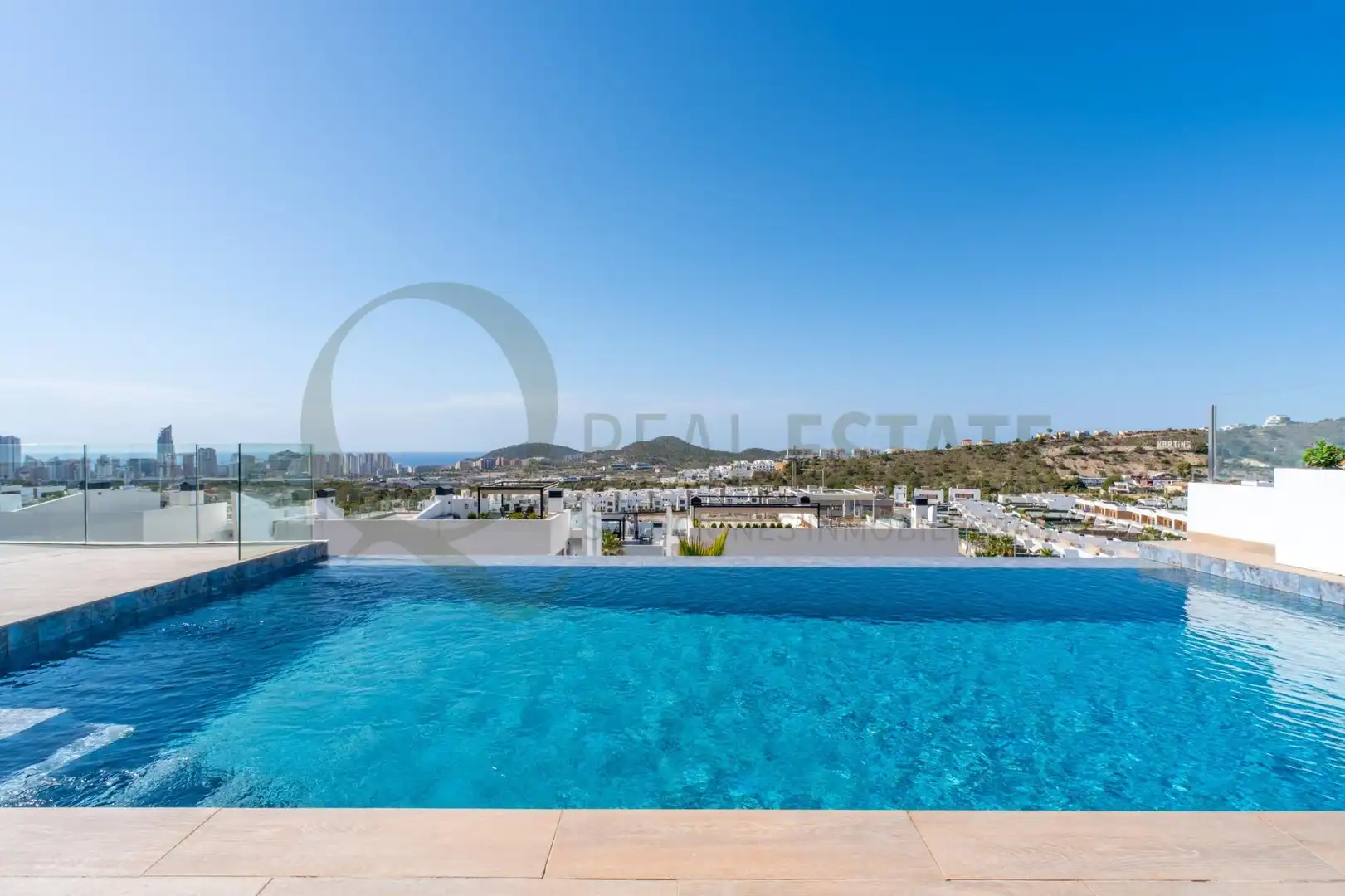 Piscina de Casa o chalet en venta en Benidorm con Aire acondicionado, Calefacción y Jardín privado