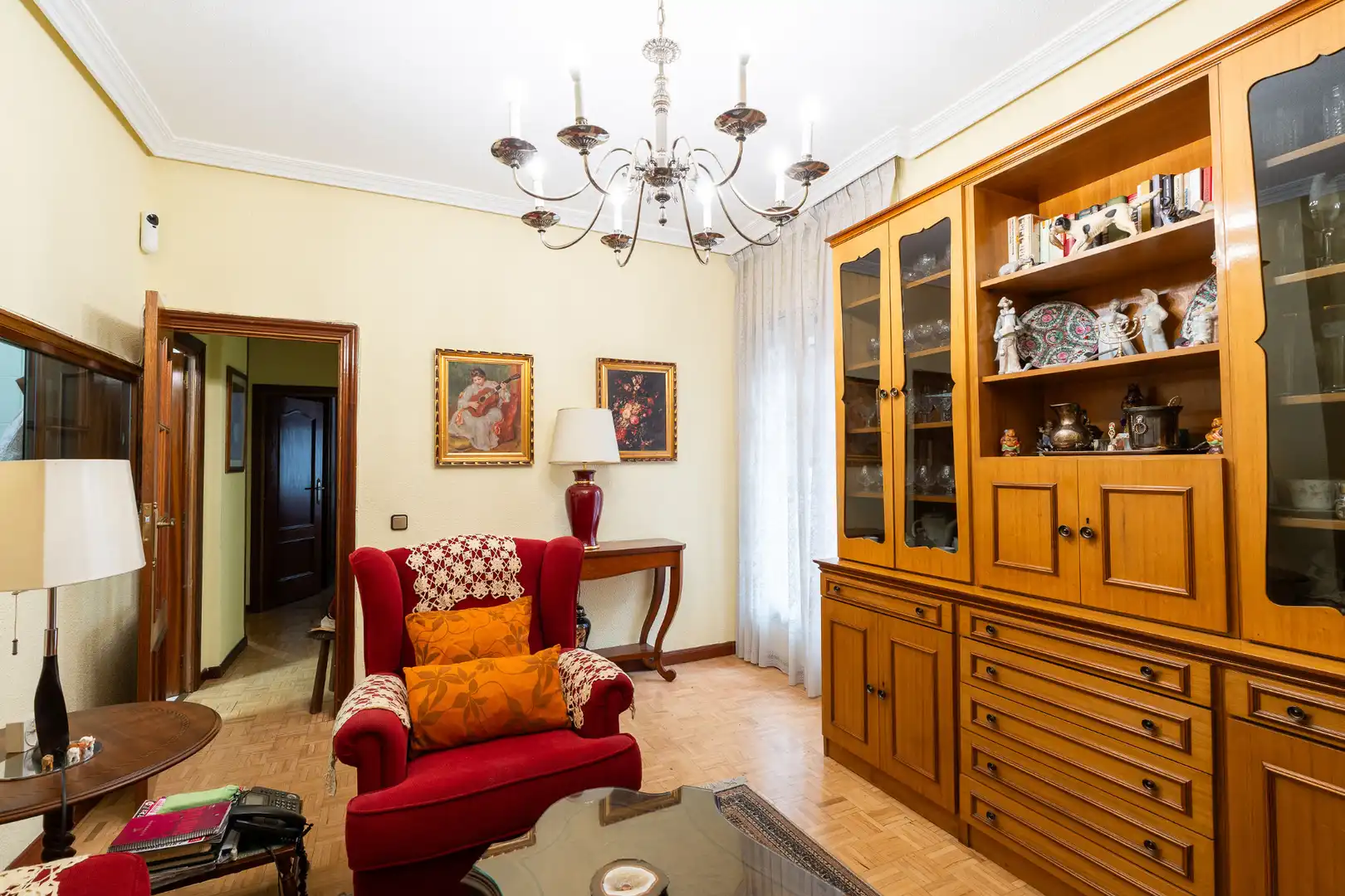Living room of Flat for sale in Madrid  with Air Conditioner, Heating and Parquet flooring
