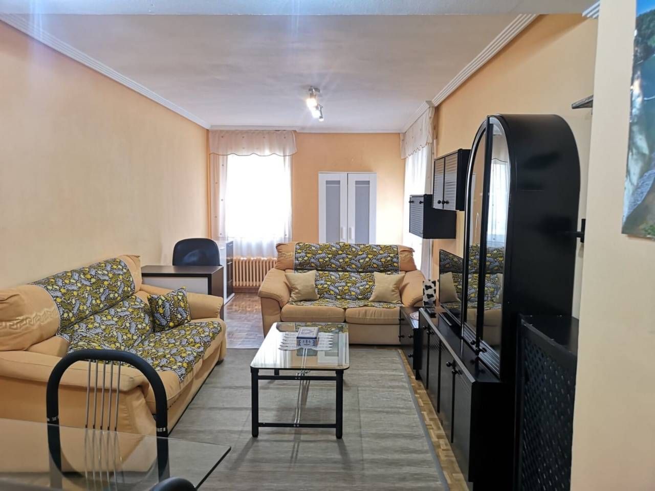Sala de estar de Piso de alquiler en León Capital  con Calefacción, Parquet y Terraza
