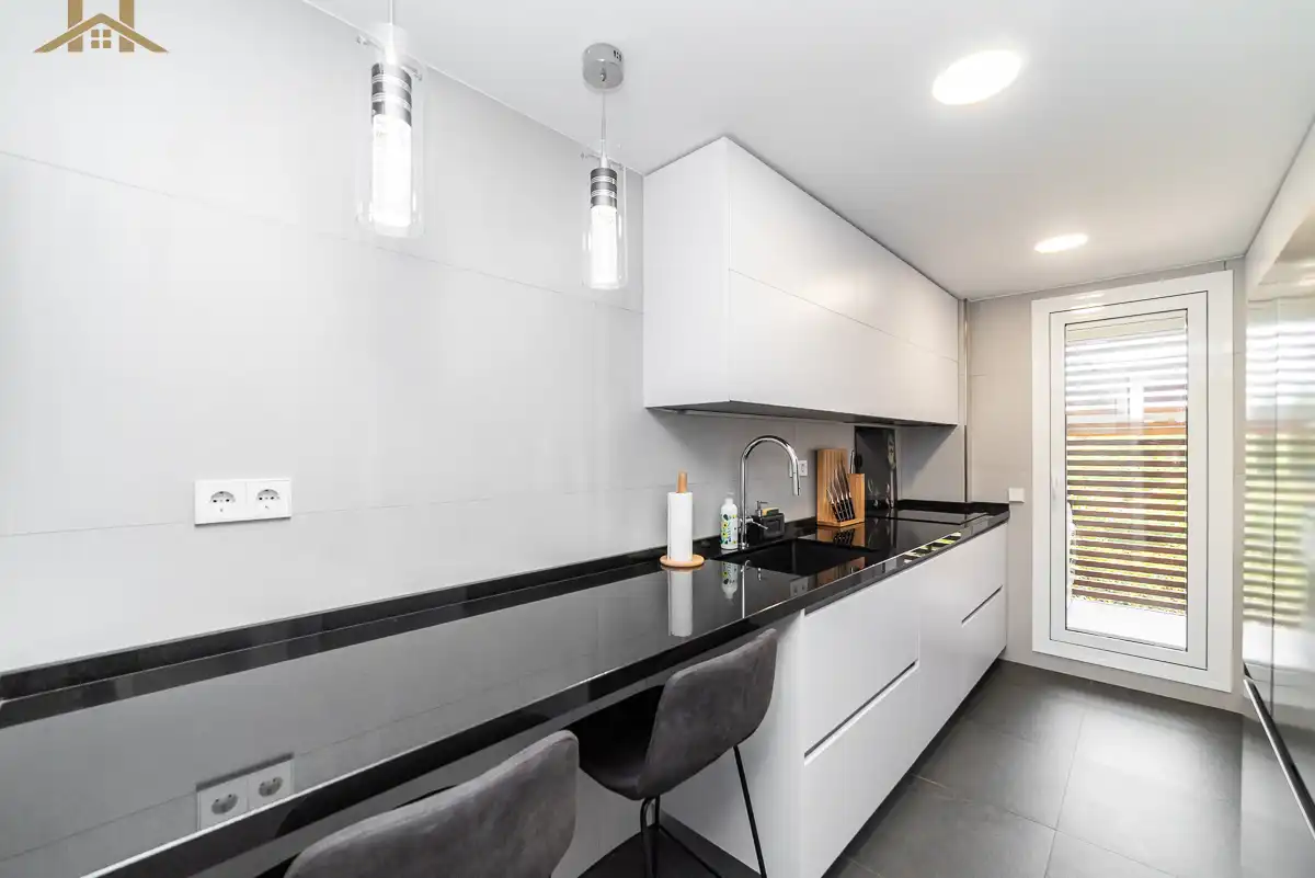 Küche von Wohnung zum Verkauf in Boadilla del Monte mit Klimaanlage, Heizung und Abstellraum