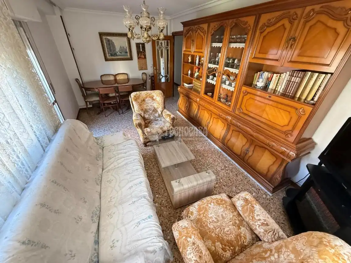 Sala de estar de Piso en venta en Zaragoza con Calefacción y Balcón