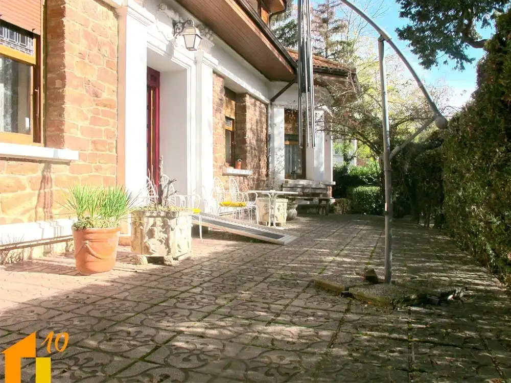 Terraza de Casa o chalet en venta en Burgos con Calefacción, Jardín privado y Trastero