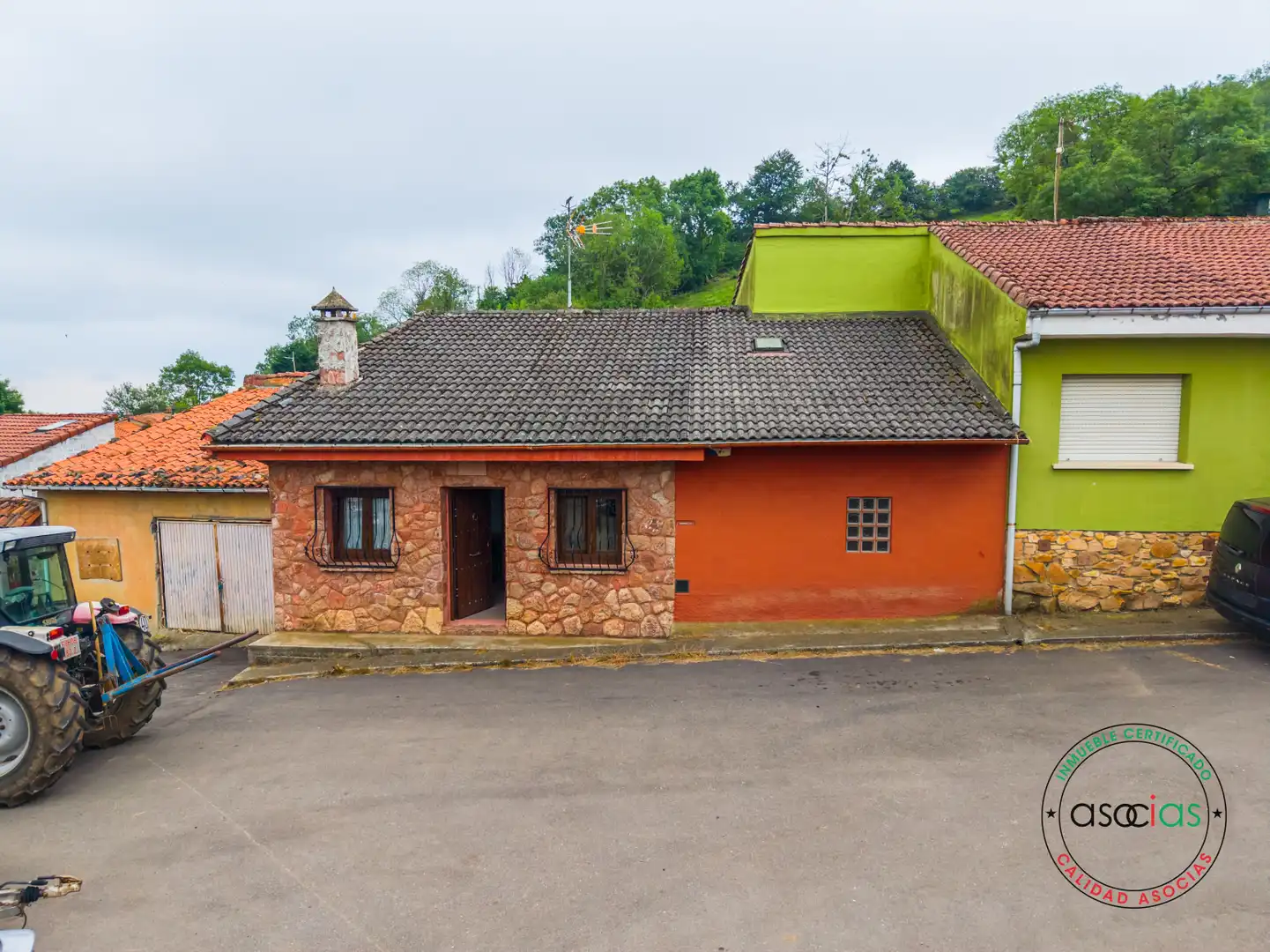 Vista exterior de Casa adosada en venta en Proaza con Calefacción y Trastero
