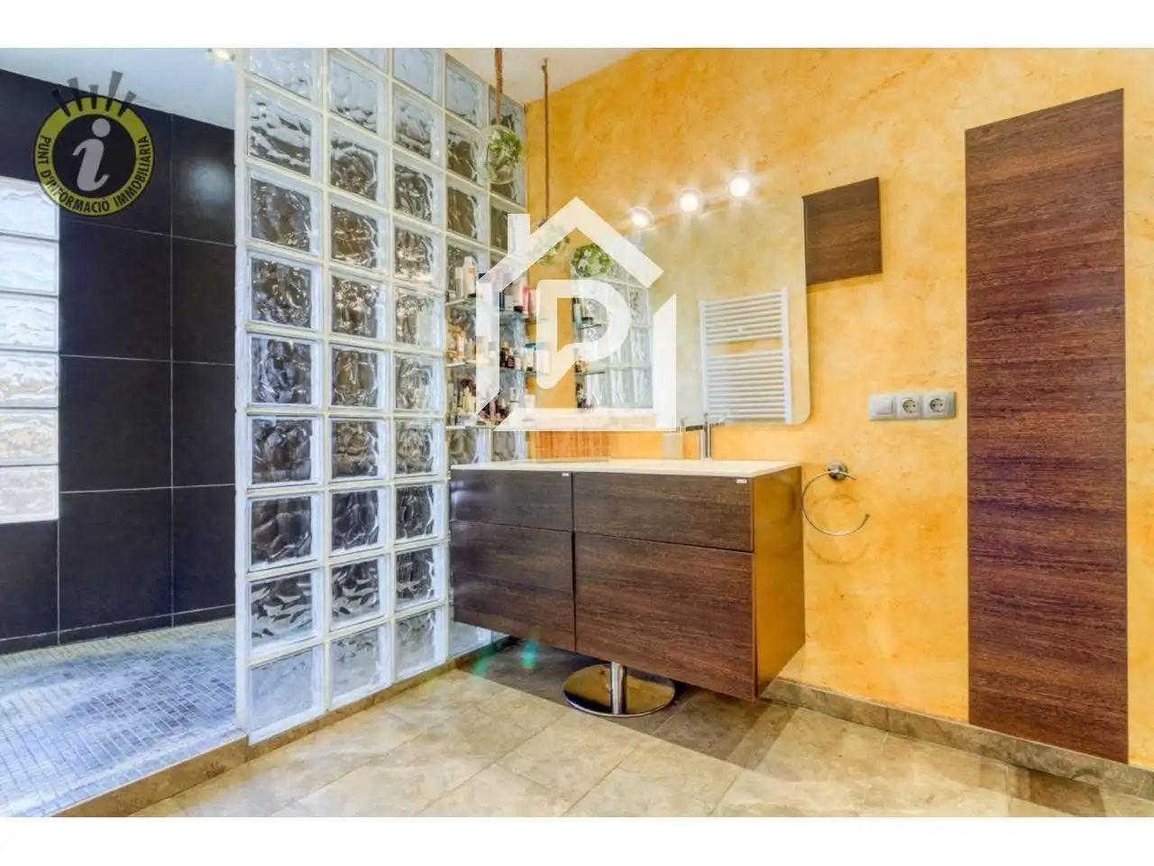 Baño de Casa o chalet en venta en Santa Llogaia d'Àlguema con Aire acondicionado, Calefacción y Terraza