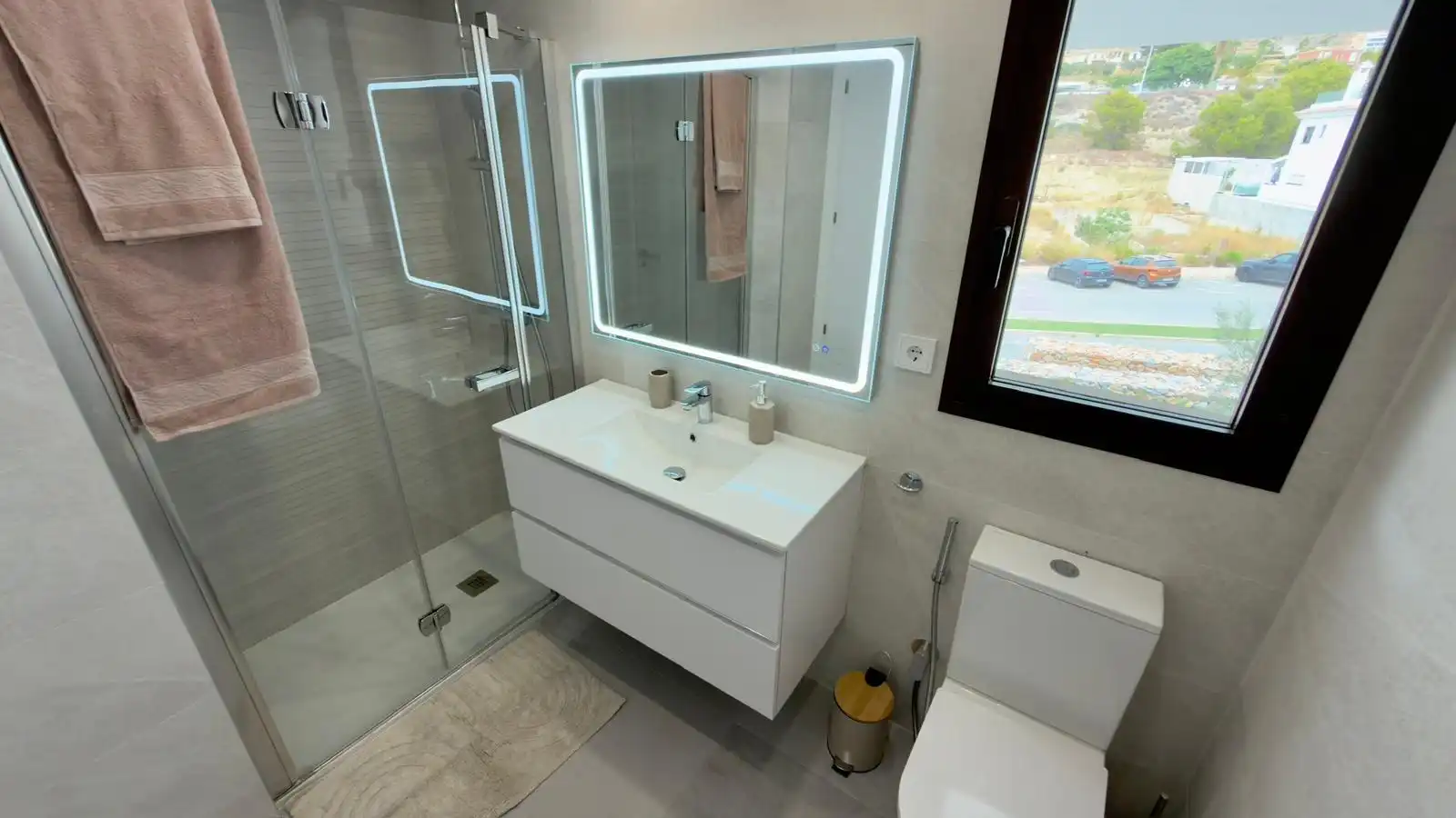 Bany de Apartament de lloguer en Finestrat amb Aire condicionat, Jardí privat i Terrassa
