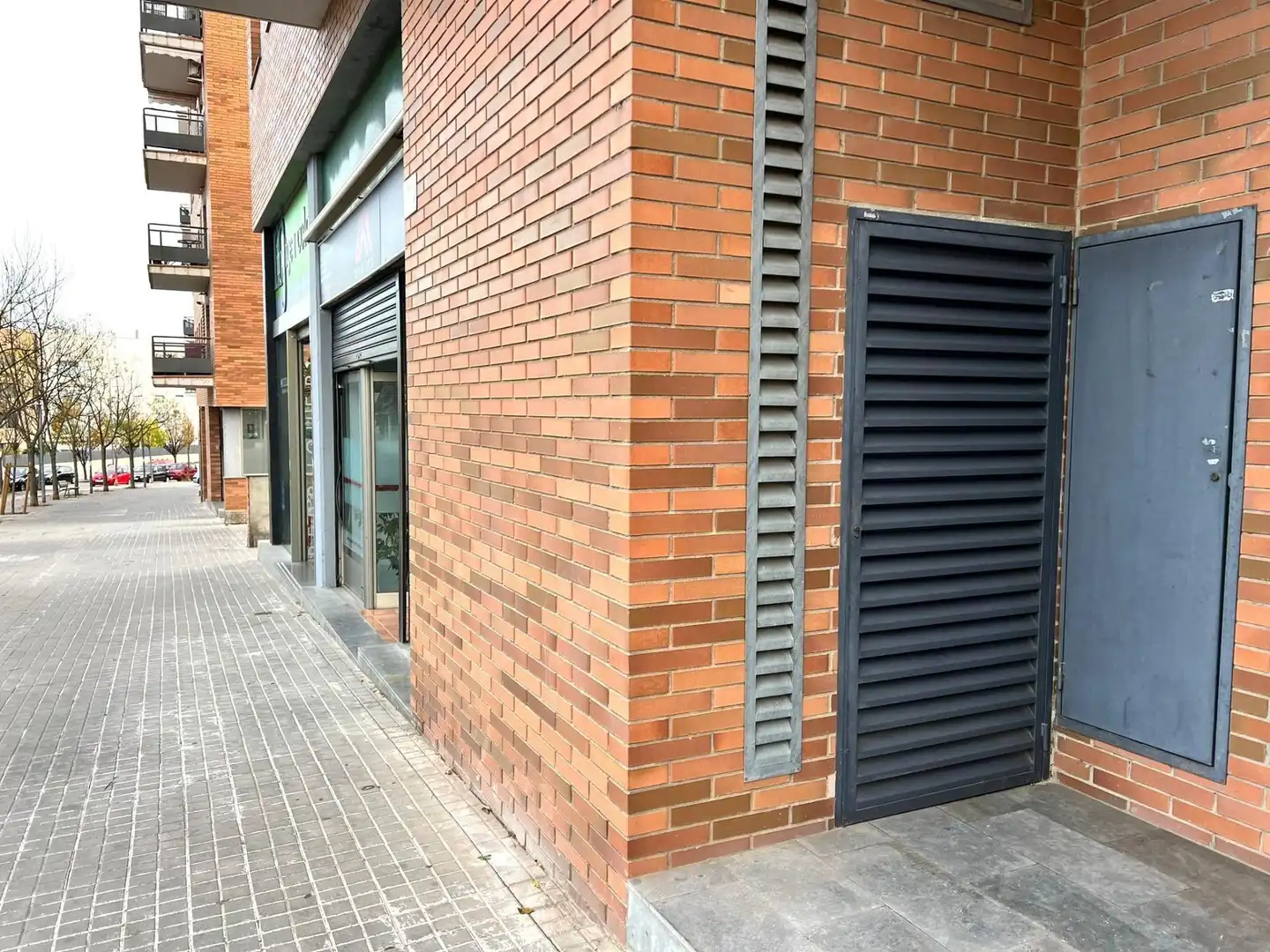 Außenansicht von Garage zum Verkauf in Sabadell