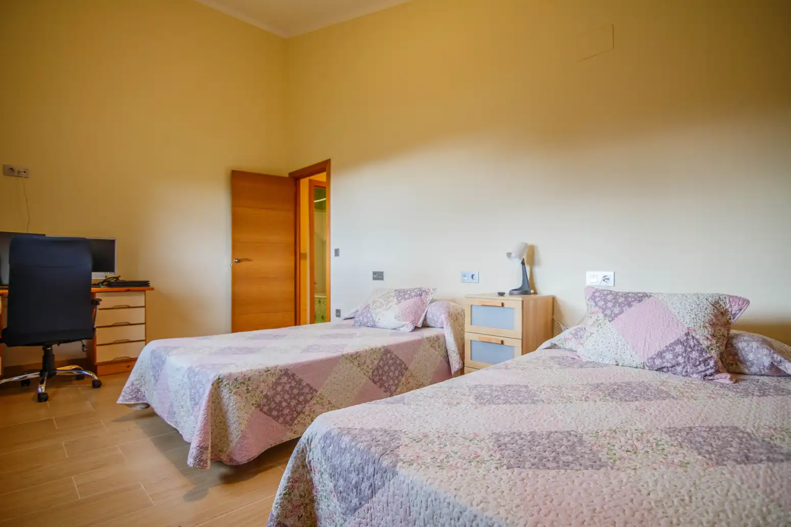 Dormitori de Casa o xalet en venda en Ribadesella amb Calefacció, Jardí privat i Terrassa