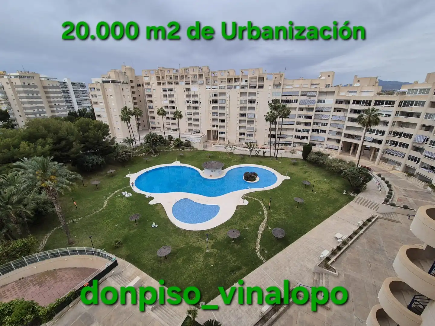 Vista exterior de Dúplex en venda en El Campello amb Aire condicionat, Calefacció i Parquet