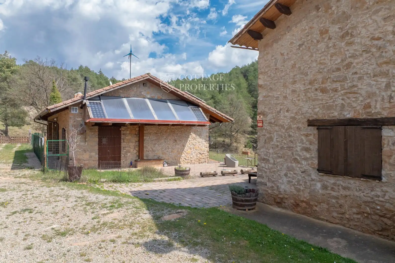 Außenansicht von Country house zum Verkauf in Ripoll