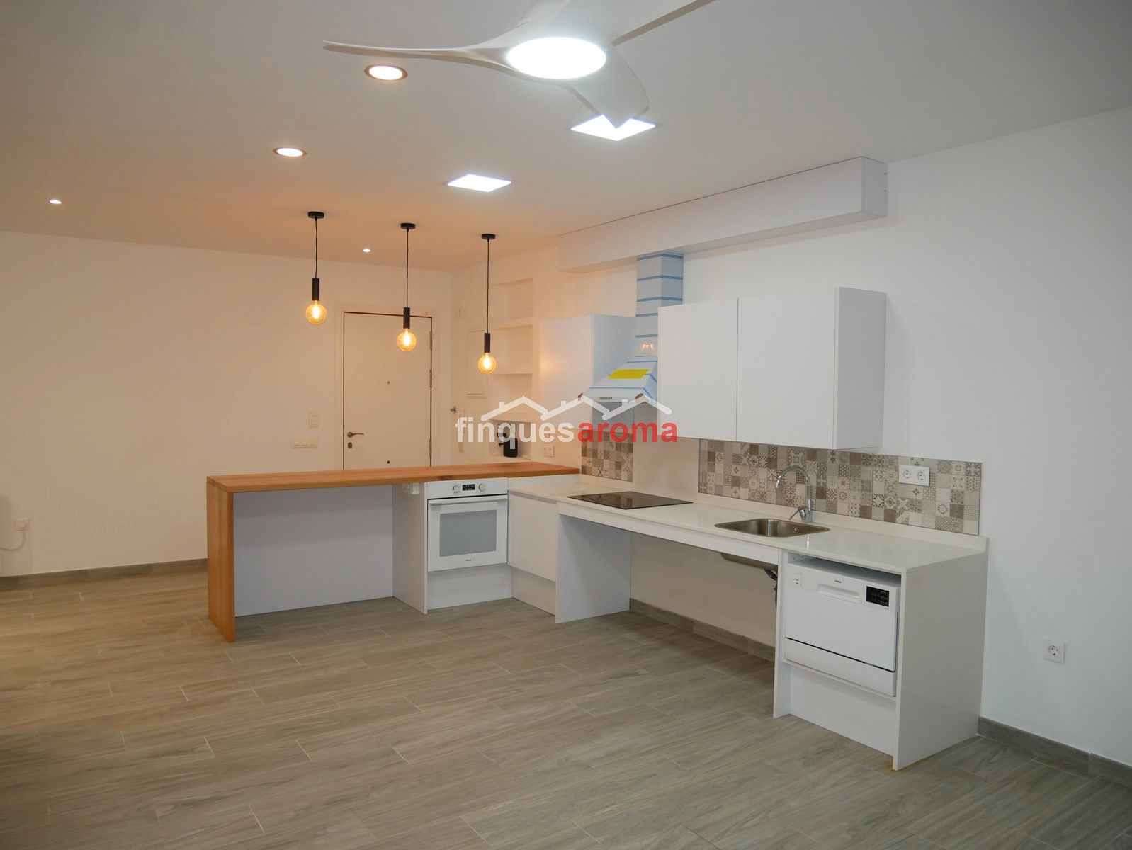 Cocina de Piso en venta en Valls con Calefacción, Horno y Lavadora