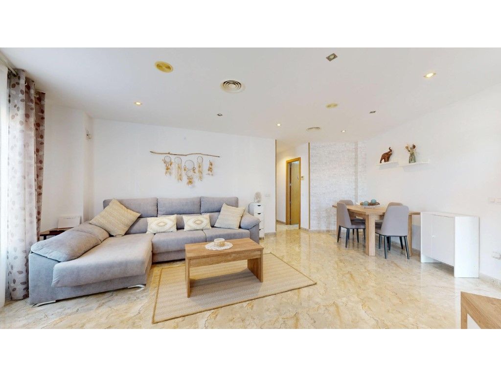 Sala d'estar de Casa adosada en venda en Onda amb Aire condicionat, Calefacció i Terrassa