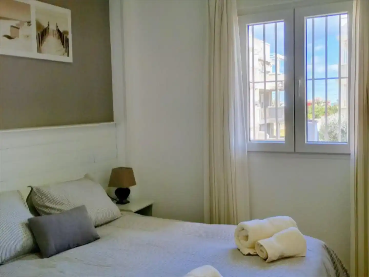 Schlafzimmer von Wohnung zur Miete in Dénia mit Klimaanlage, Privatgarten und Schwimmbad