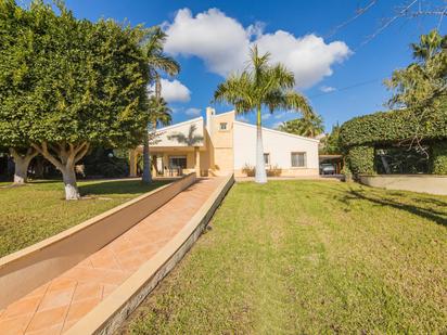 Vista exterior de Casa o xalet en venda en Elche / Elx amb Aire condicionat, Calefacció i Jardí privat