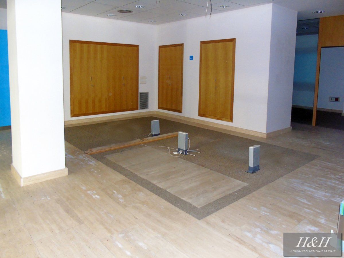 Office to rent in Burjassot  with Air Conditioner, Heating and Storage room