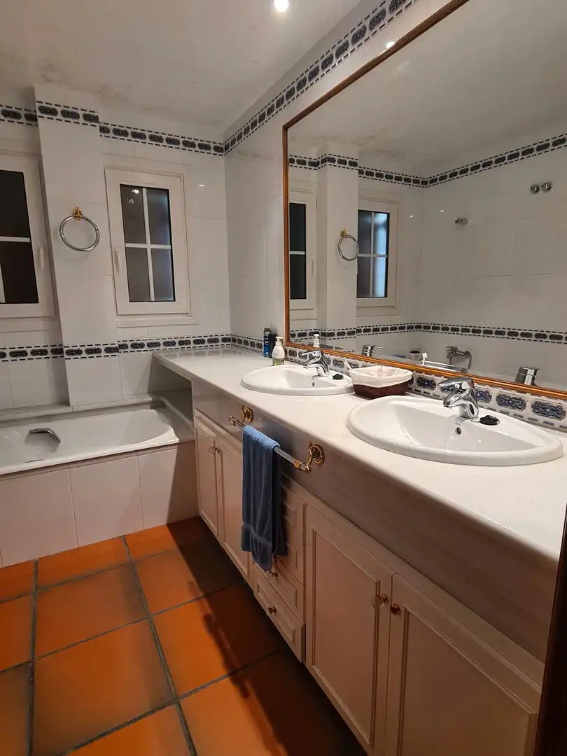 Bany de Casa o xalet en venda en Rossell amb Calefacció, Jardí privat i Parquet