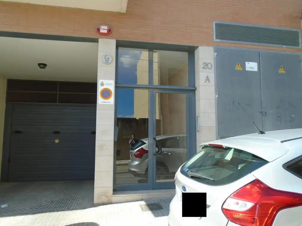 Aparcament amb ascensor en venda a C/ Vint i vuit, imagen 12