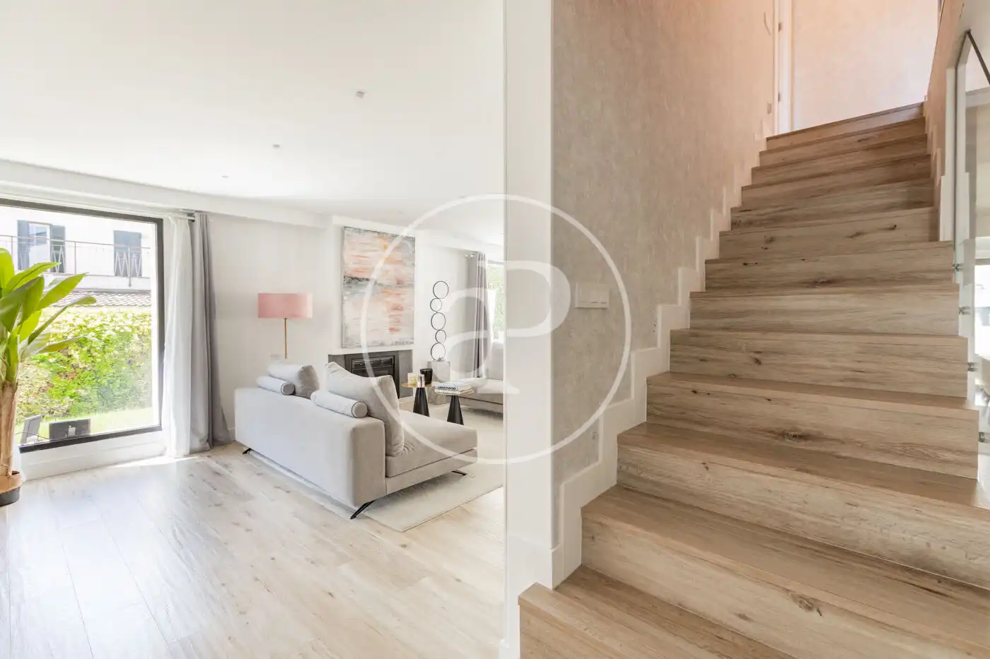 Haus oder Chalet zum Verkauf in Pozuelo de Alarcón mit Klimaanlage, Heizung und Privatgarten