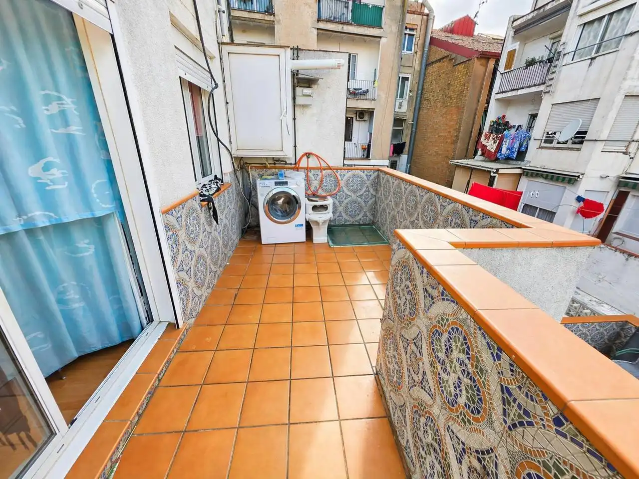 Terrassa de Edifici en venda en Cornellà de Llobregat